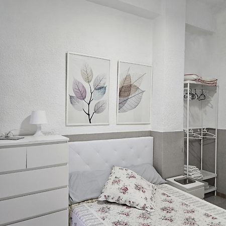 Habitacion En Casa De Familia "Valenciabonita" מראה חיצוני תמונה